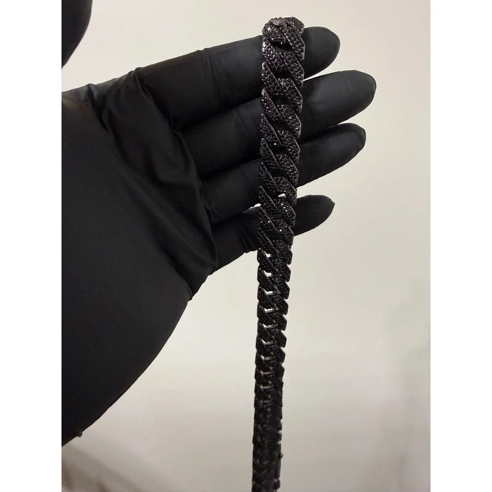 .iced-out. black iced